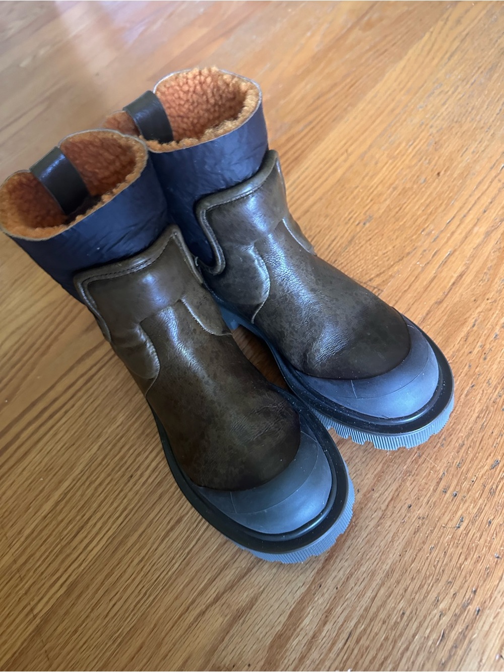 A.S.98 Olive Green and Black Shearling-Lined Ankle Boots excellent condition!